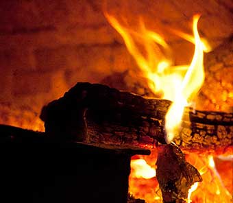 pizzeria-li-rioni-lirioni-it-pizza-cotta-forno-a-legna-sm_home_v1