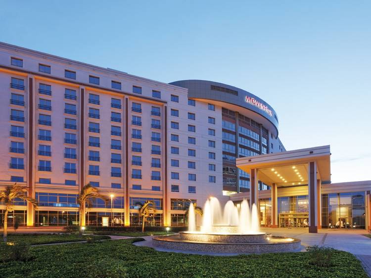 Mövenpick Ambassador Hotel Mövenpick Ambassador Hotel