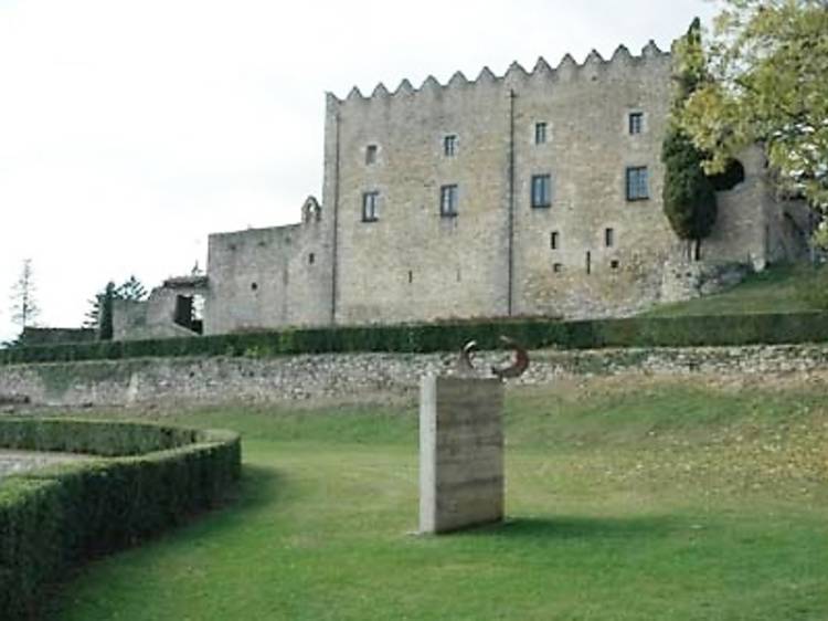 Castell de Montesquiu i Centre de Recursos