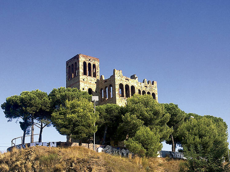 Llegar hasta el castillo de Torre Baró