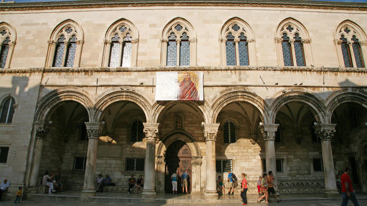 Dander around Rector's Palace