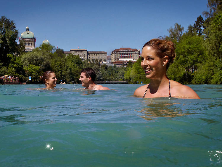 Cool off in Aare outdoor baths