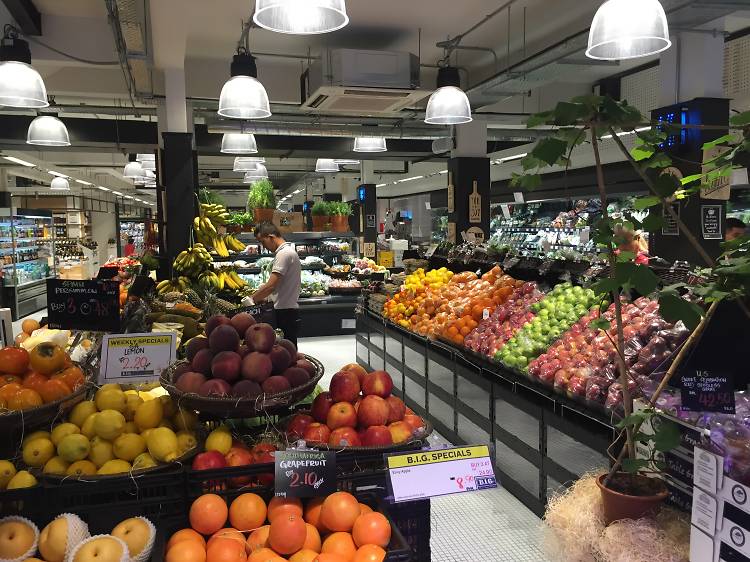 Ben's Independent Grocer at Batai Village