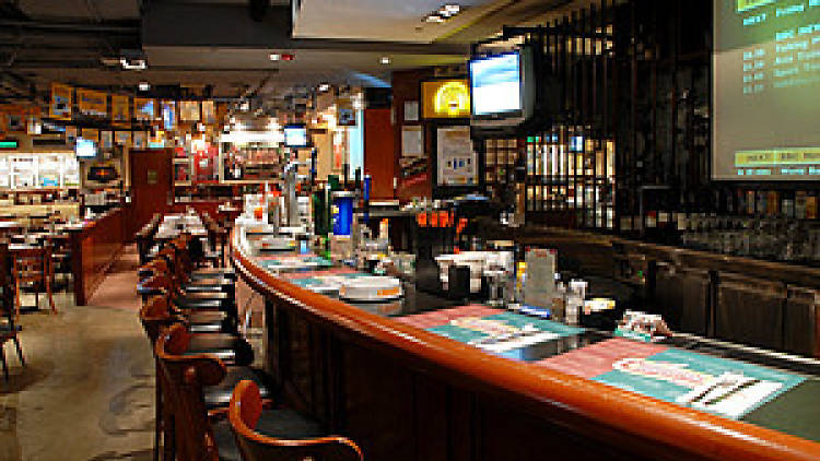 Champs Bar (Wan Chai)