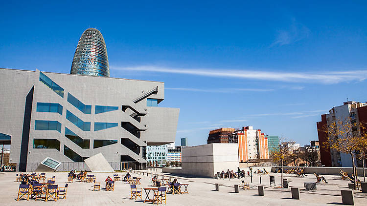 Segunda parada: el edificio del Disseny Hub