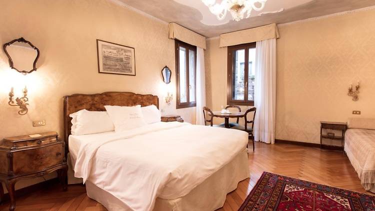 Hotel Flora