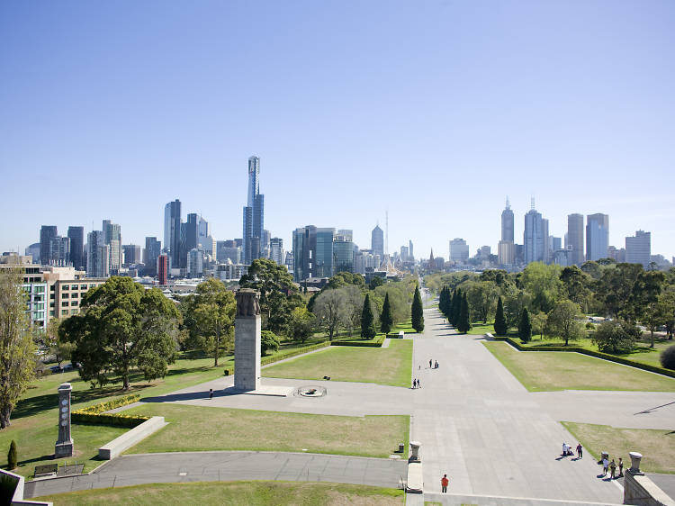 See the sunset from the Shrine of Remembrance