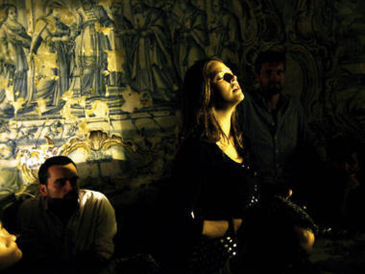 Escuchar Fado en Mesa de Frades