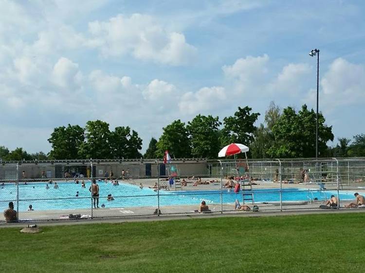 Jarry Park Swimming Pool
