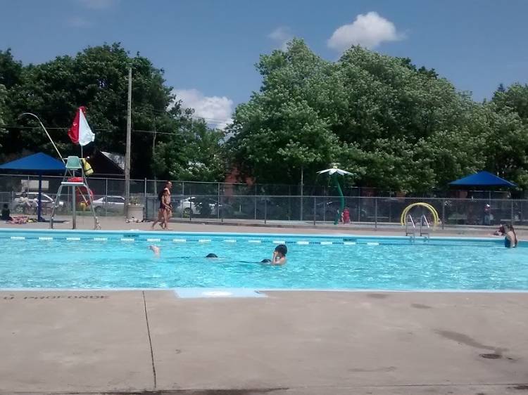 Confederation Park Pool