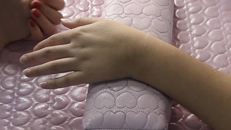 María Alcaide. Guǎnlǐ de shǒu. The managed hand
