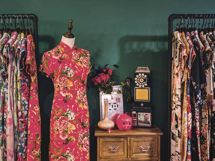Rent a qipao at 20s