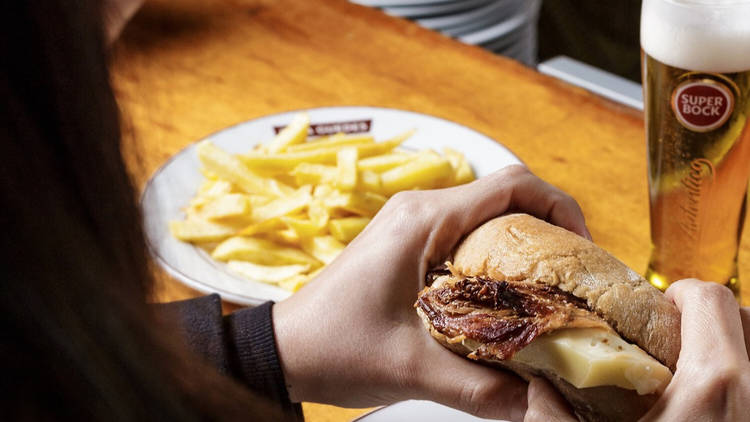 Roasted pork leg sandwich from Casa Guedes