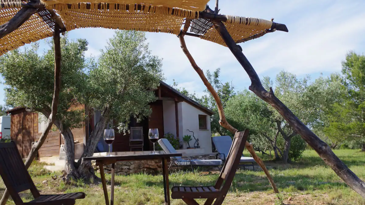 Una cabaña de madera en el Delta del Ebro Una cabaña de madera en el Delta del Ebro