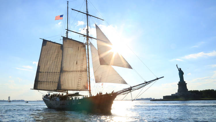 NYC: Statue of Liberty Day Sail with Onboard Bar