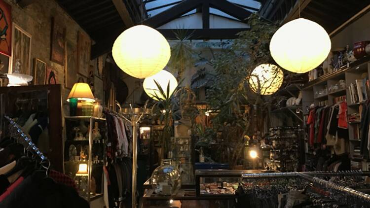 Vintage Shopping at 69A