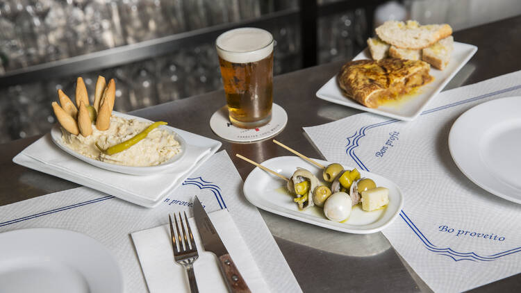 Ir de tapas al bar favorito de Rosalía