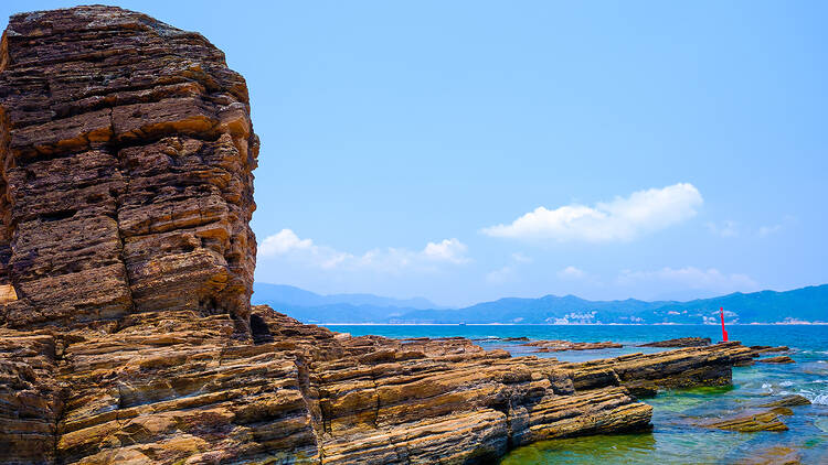 Ogle at the rock formations on Tung Ping Chau