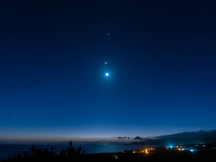 Jupiter and Venus will overlap above Australia this week and you'll be able to see it