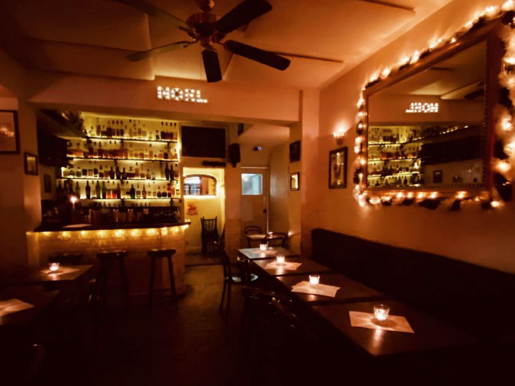 Order cocktails at Bar 196