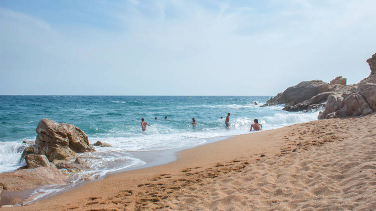 Platja nudista a Calella