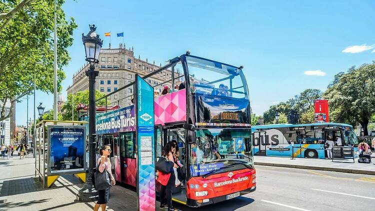 Hop-on Hop-off Bus Tour
