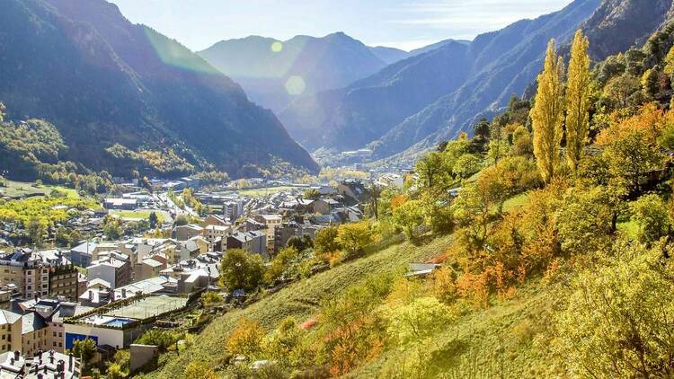 3 Countries in 1 Day Small-Group Tour