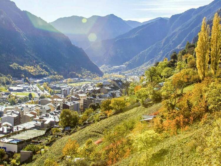 3 Countries in 1 Day Small-Group Tour