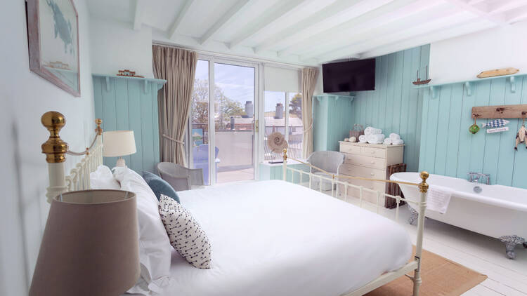 Lulworth Cove Inn