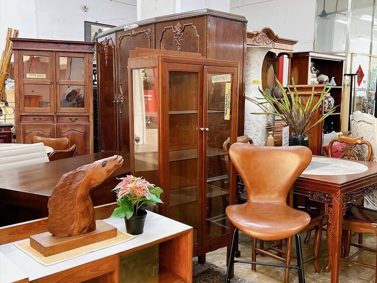 Sort out home decor at Hock Siong