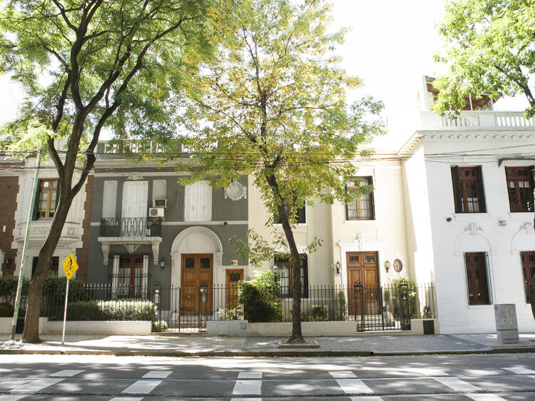 Strolling through the English Quarter of Caballito