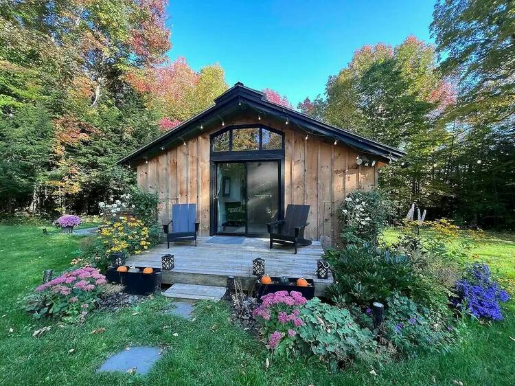 The 21 best Airbnbs in New England from log cabins to lakefront mansions