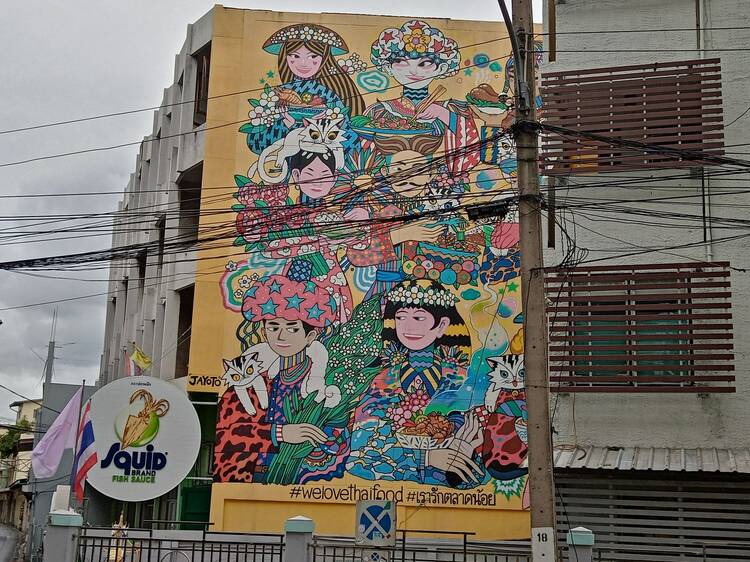 Hunt for street art at Talad Noi