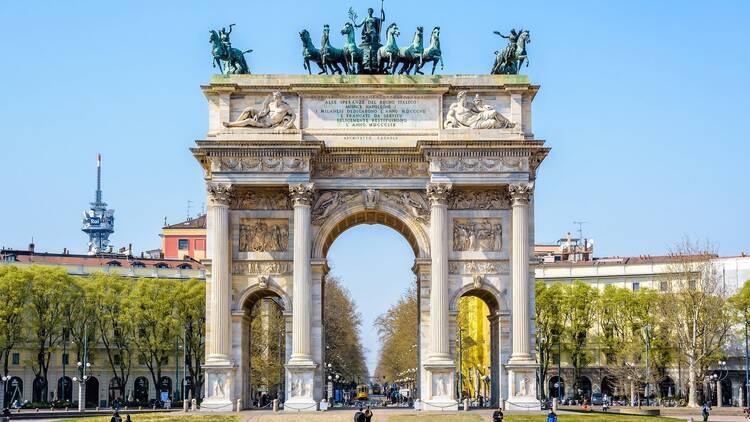 Explore the Sforzesco Castle and the Arch of Peace