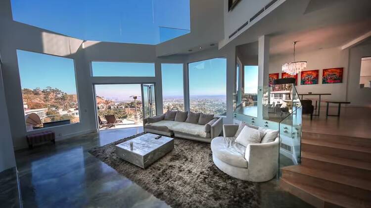 A modern sanctuary in Hollywood Hills