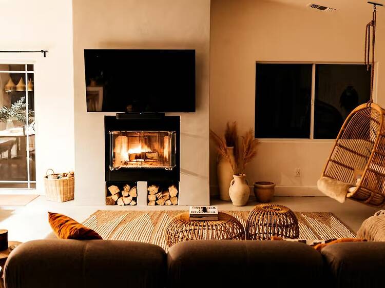Cozy home with a cowboy tub in Yucca Valley