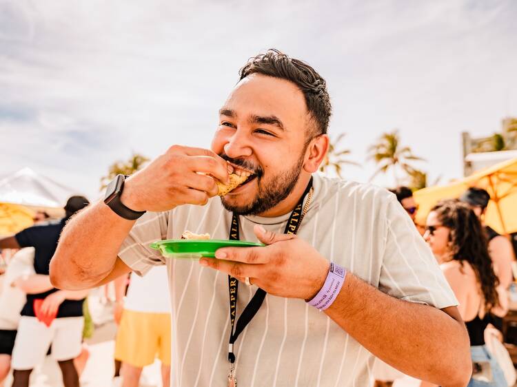 Bib up at South Beach Seafood Festival