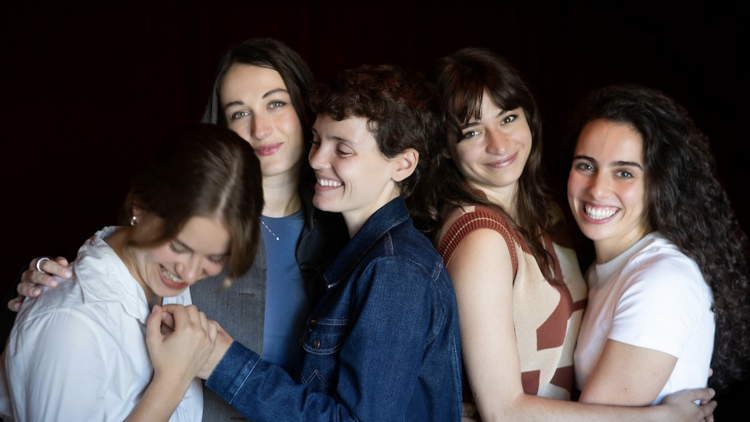 Elisabet Casanovas, Lucia Del Greco, Blanca Valletbó, Paula Jornet, Miriam Moukhles (Little women, Teatre Lliure)